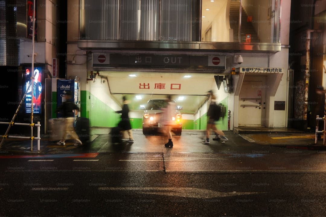 河北秦皇岛：游人赏山水觅清凉